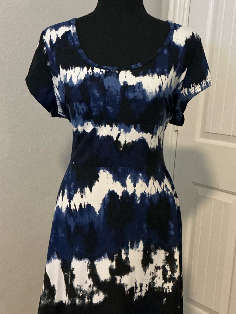 Bobbie Brooks Navy, Black and White Tie-Dye Short Sleeve Dress